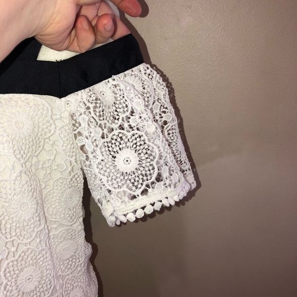 TOPSHOP White Lace Overlay Off Shoulder Wide Strap Crop Top Sz 2 - Picture 3 of 10